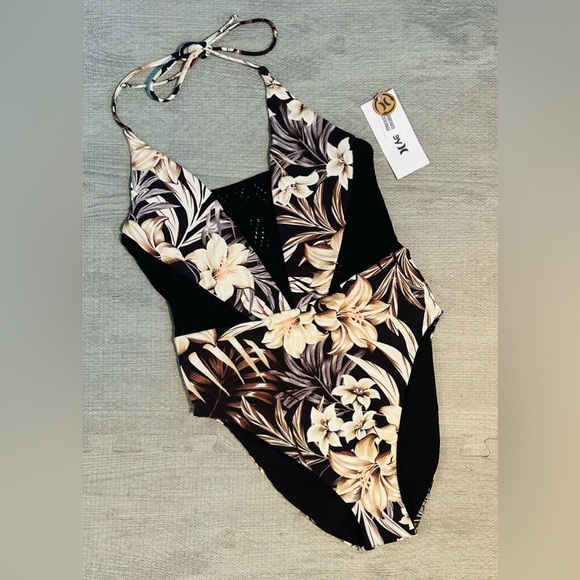 Hurley Other - HURLEY halter swim suit flower design size M new with tags